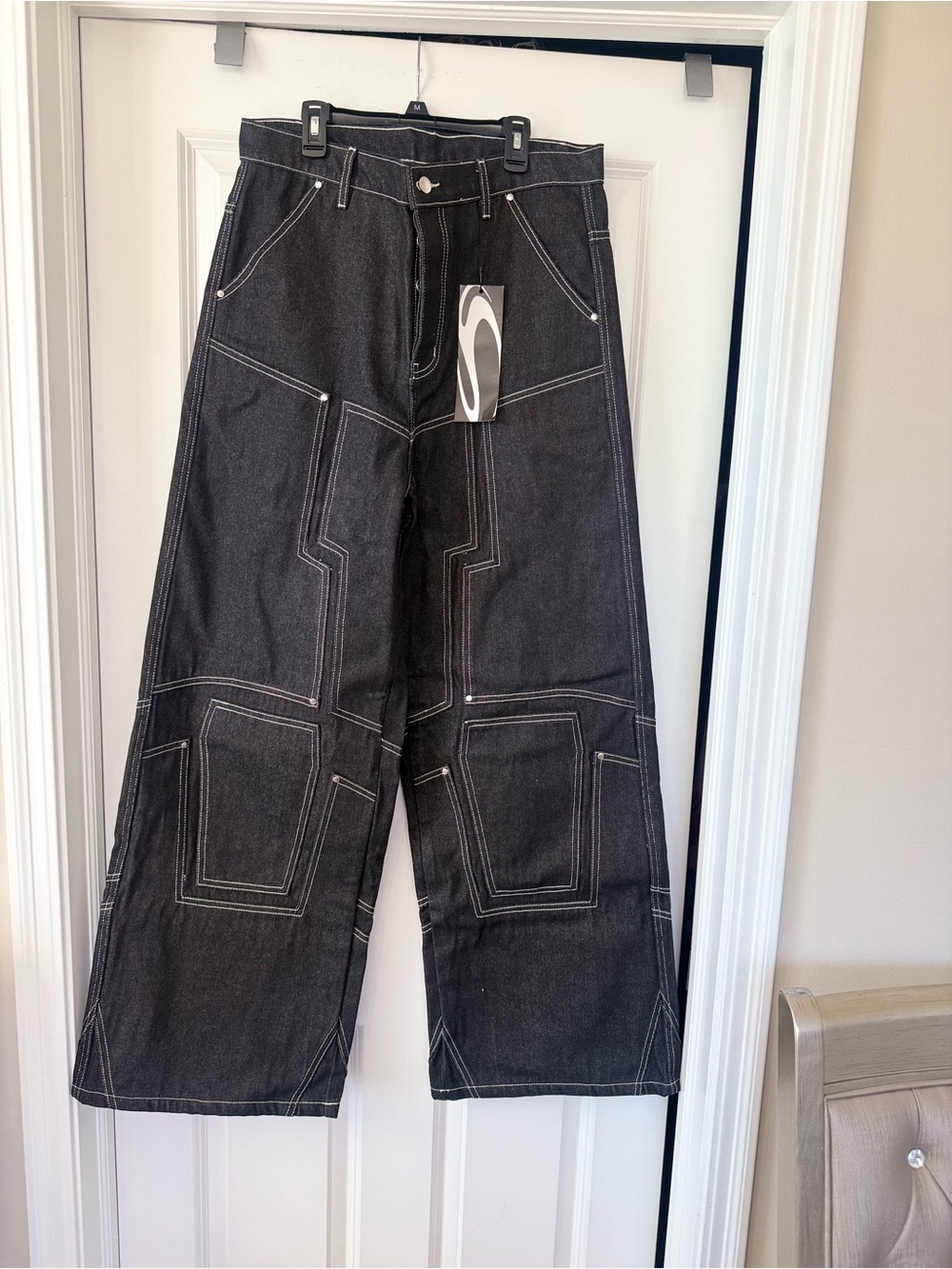 Men’s Black Wide-Leg Jeans with Contrast Stitching